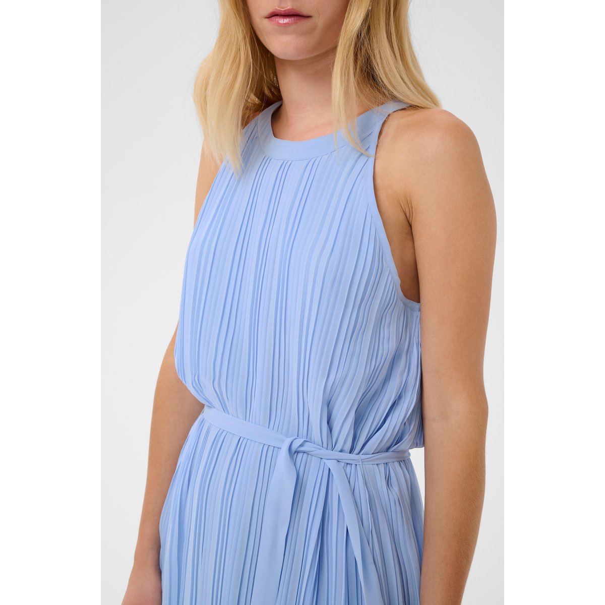 Robe bleu serenity, CULTURE