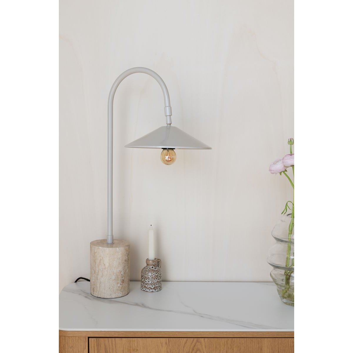 Lampe design en travertin mid century gris, BOITE A DESIGN