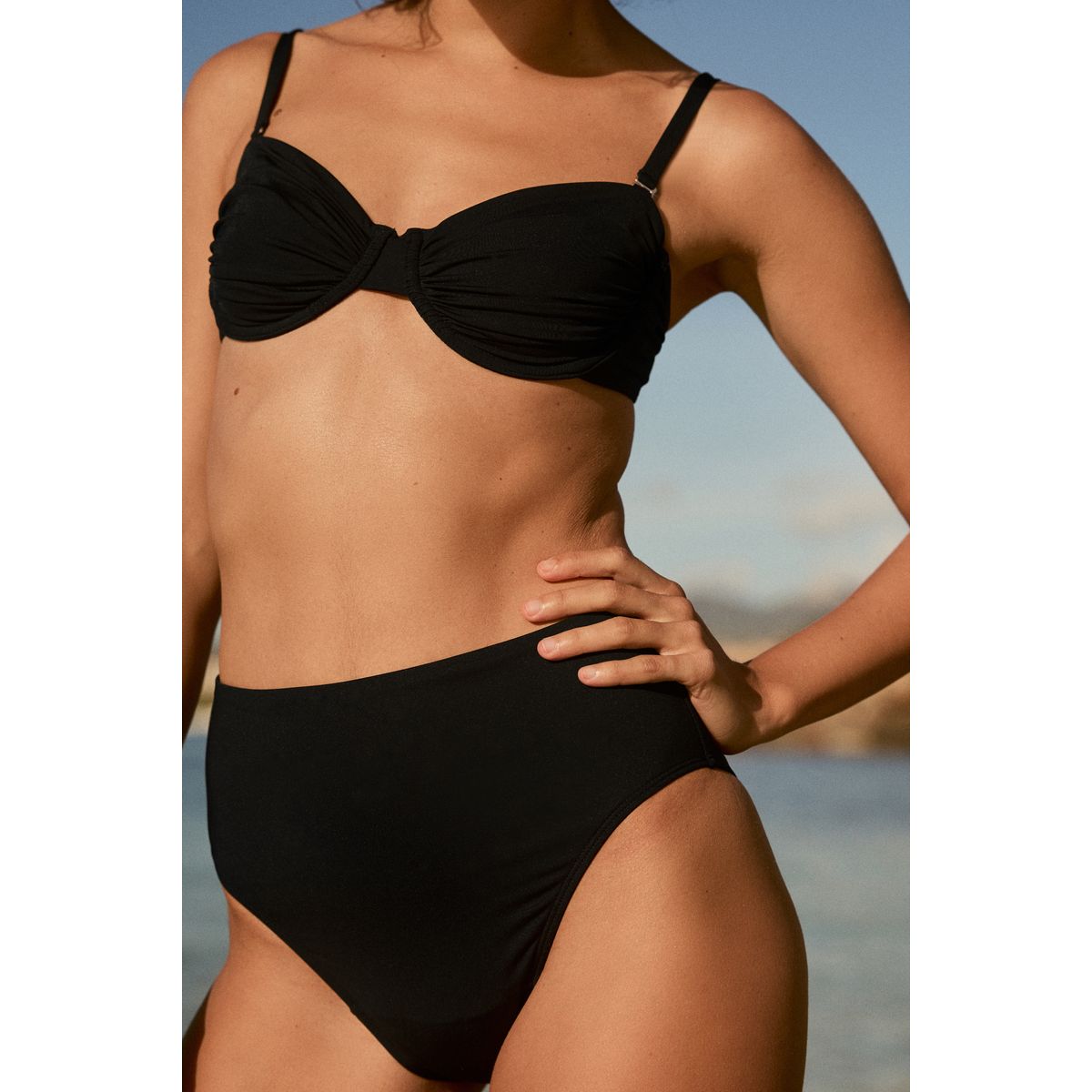 Bas de bikini menstruel taille mi-haute noir, NEXT