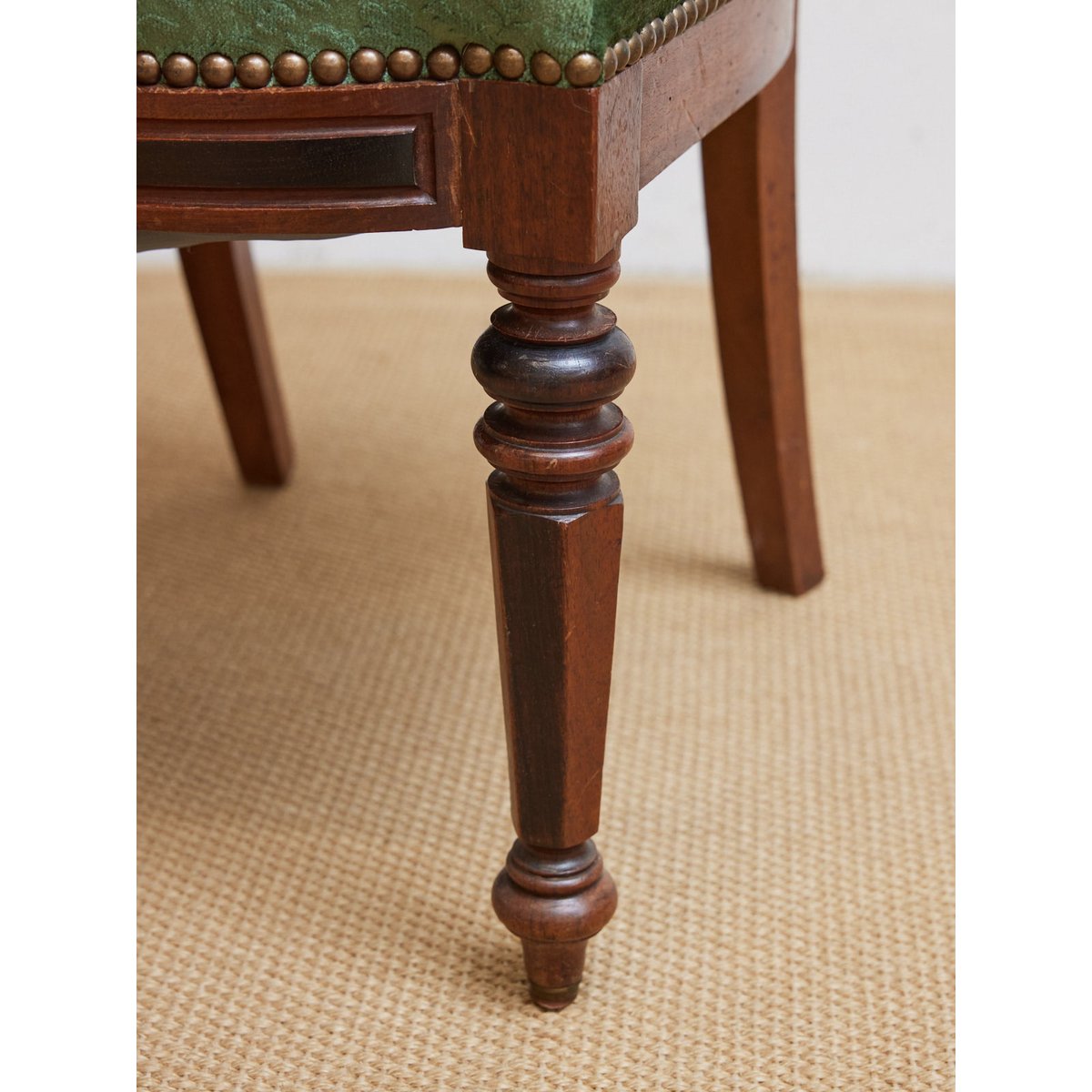 Paire de 2 chaises style Napoléon Claude N°1465 - Bon état bois clair, DEBONGOUT