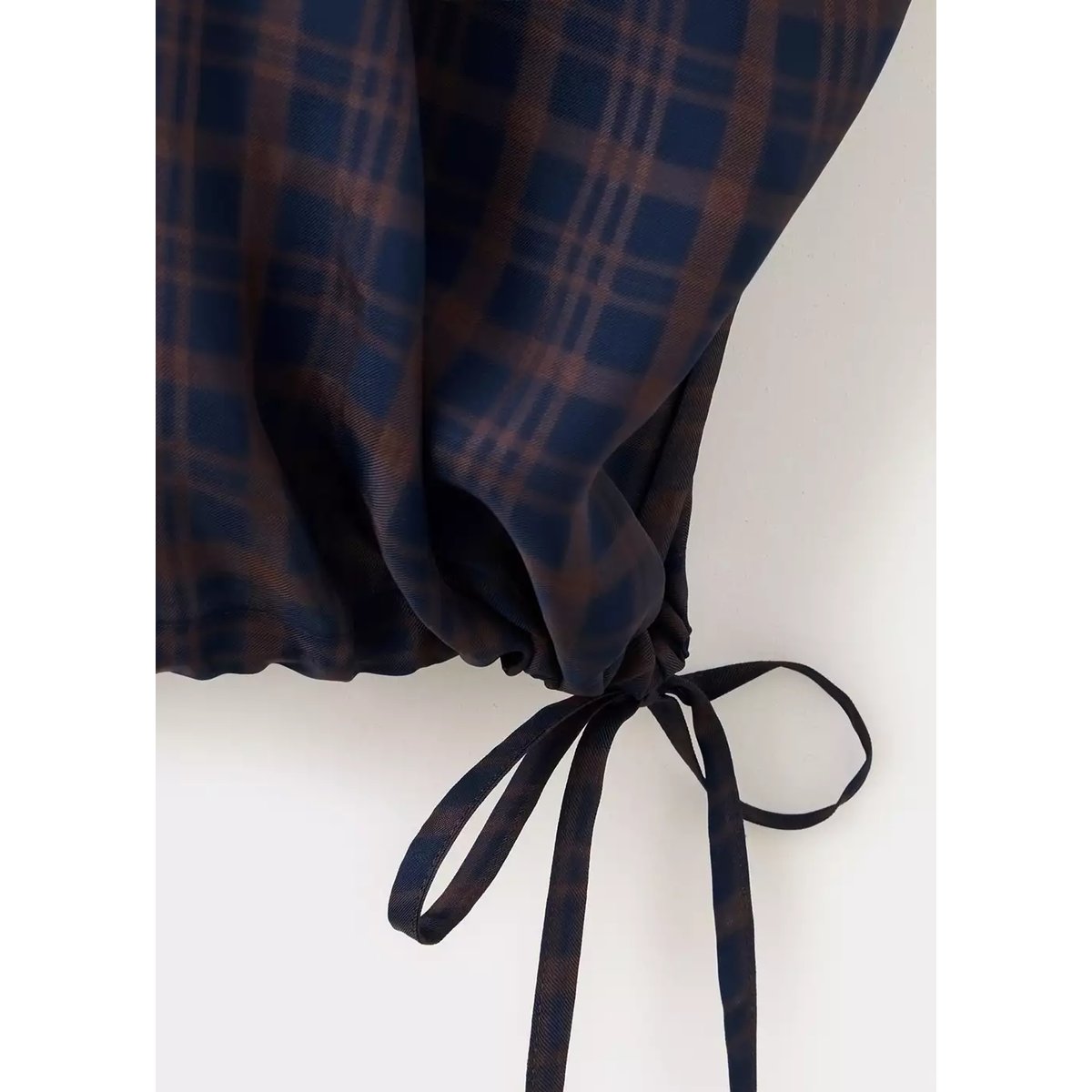 Blouse à carreaux et fronces bleu, MANGO