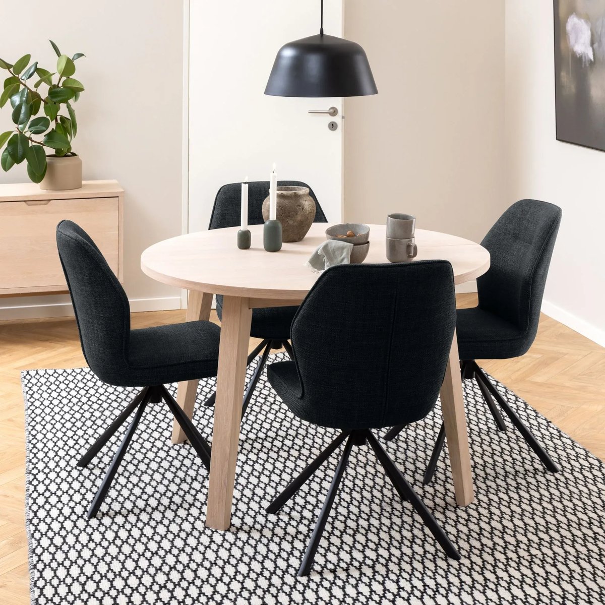Table ronde extensible en chêne blanchi L120/220 4/8 places - ALISIA bois clair, HELLIN, DEPUIS 1862