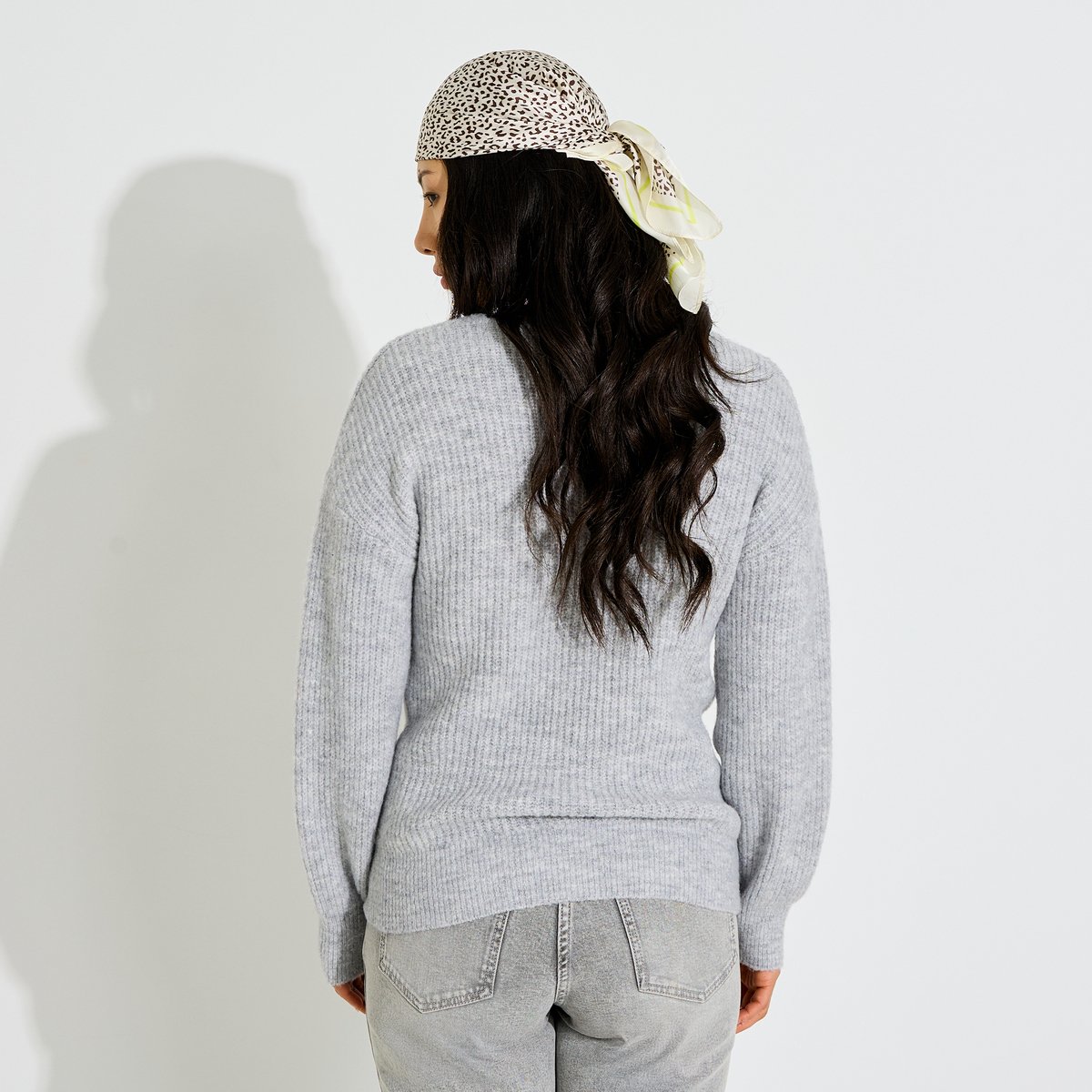 Pull col V motifs chevrons gris, GRAIN DE MALICE