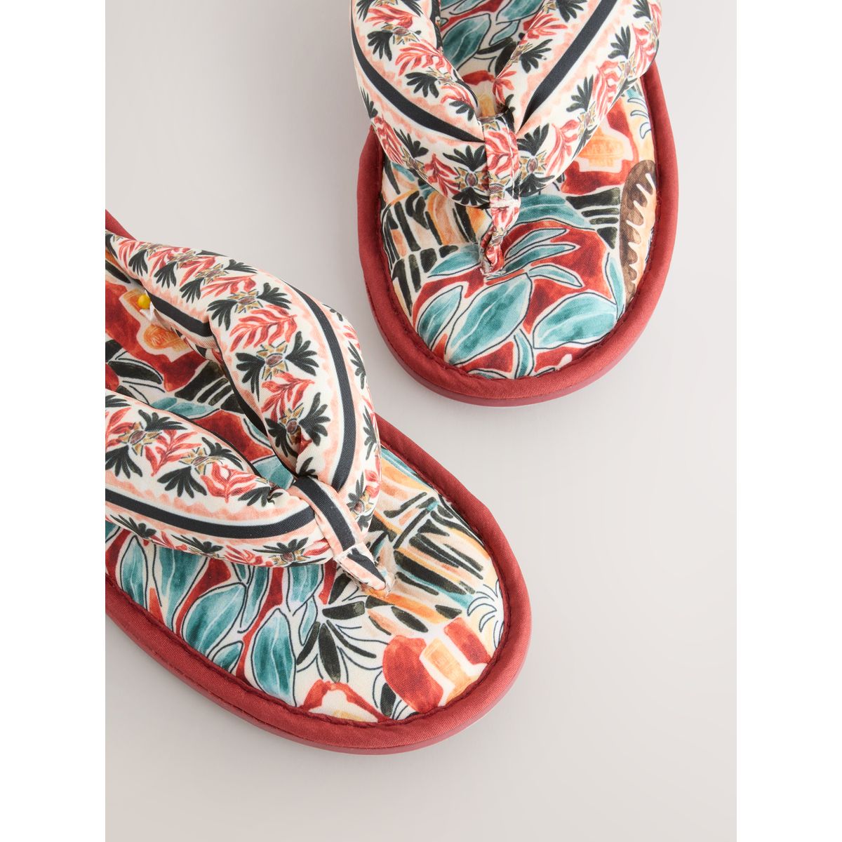 Chaussons-tongs abstrait, NEXT