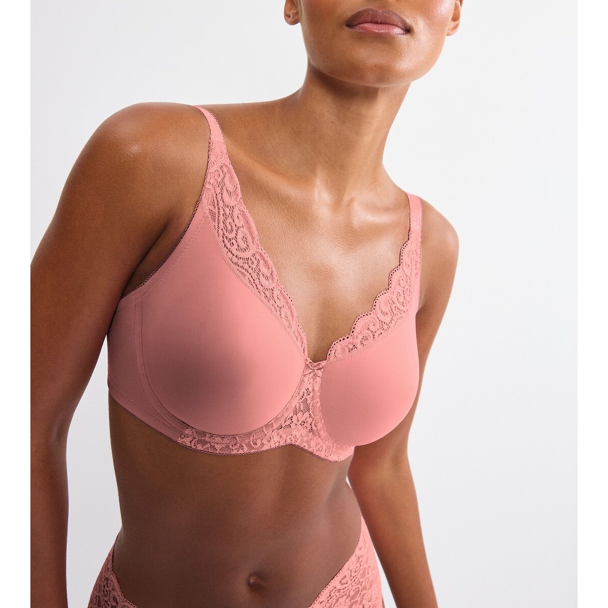 Soutien-gorge minimiseur Amourette rose, TRIUMPH