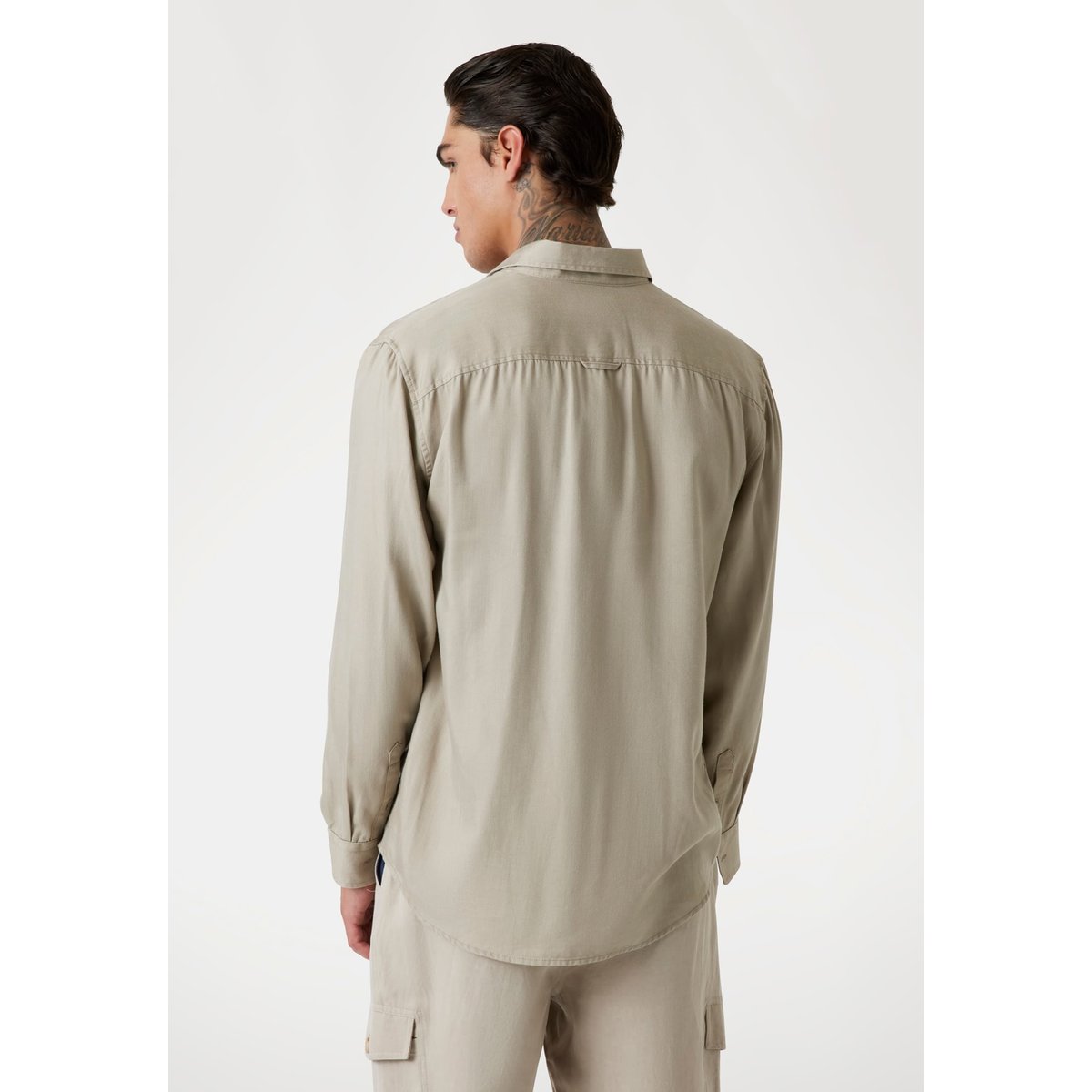 Chemise Lyocell Coupe Classique beige, GUESS