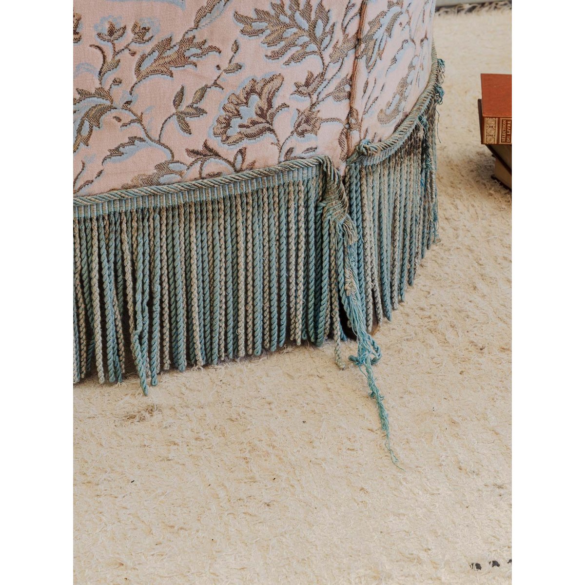Banquette en tissu à motifs Martine N°159 - Bon état rose, DEBONGOUT