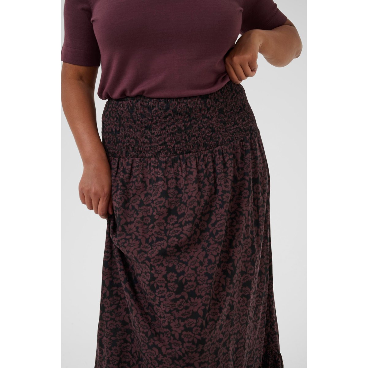 Jupe casual marron fudge/noir flower print, KAFFE CURVE