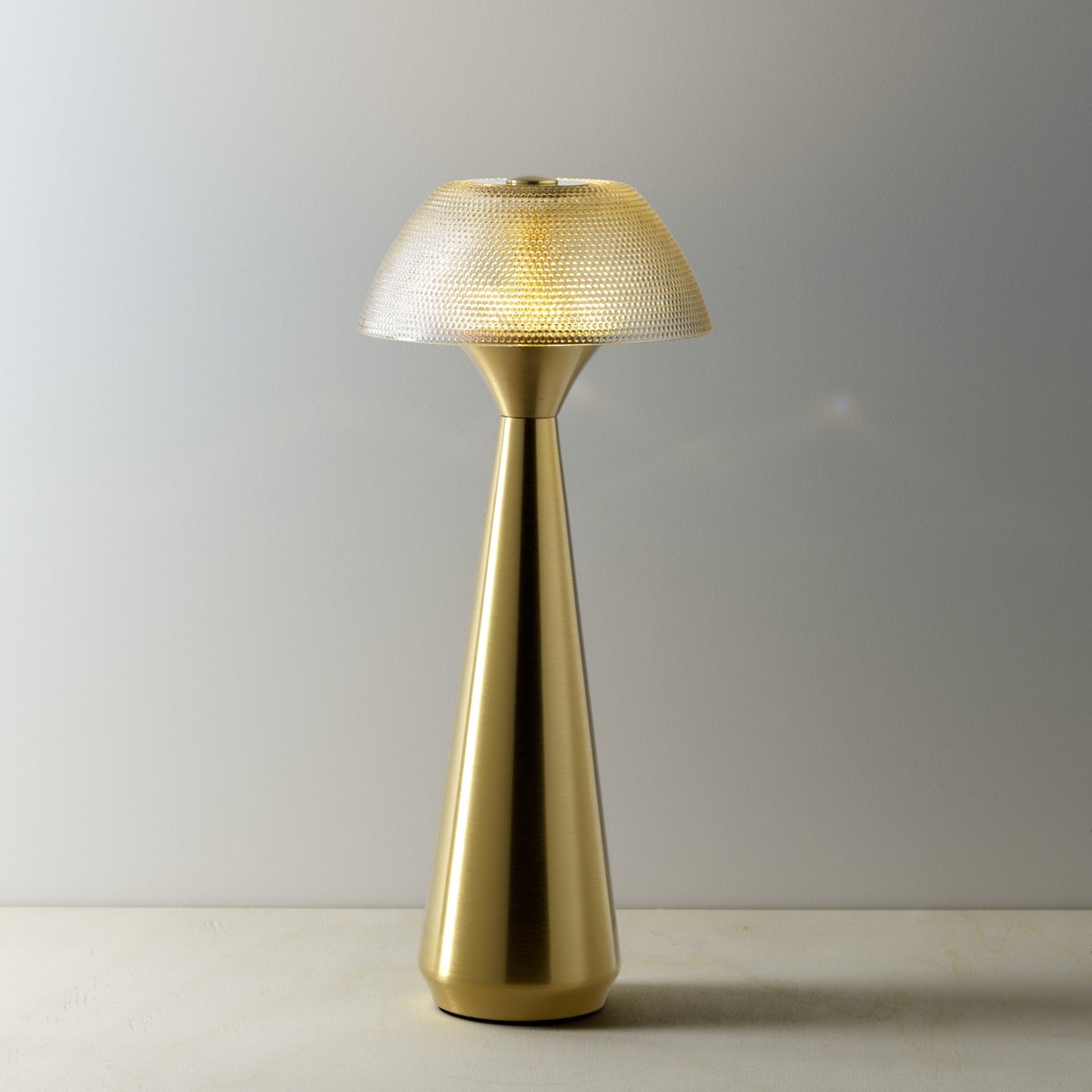 Lampe de table en fer MUSHLAMPIO laiton, BAZAR BIZAR