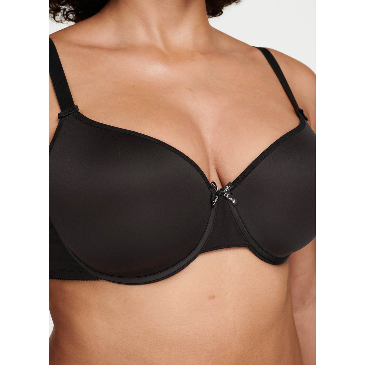 Soutien-gorge mémoire de forme emboîtant BASIC INVISIBLE noir, CHANTELLE