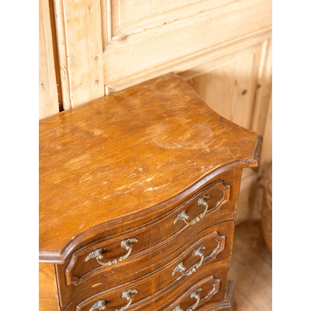 Petite commode en bois Garance N°707 - Bon état bois foncé, DEBONGOUT