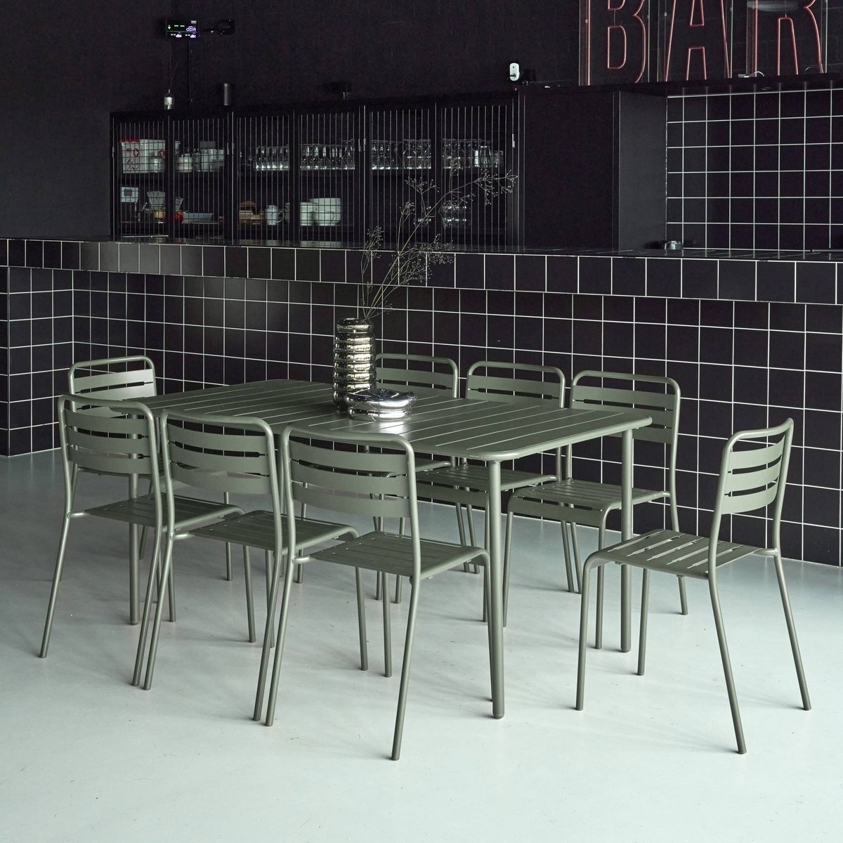 Table de jardin métal + 8 assises AMÉLIA kaki, SWEEEK