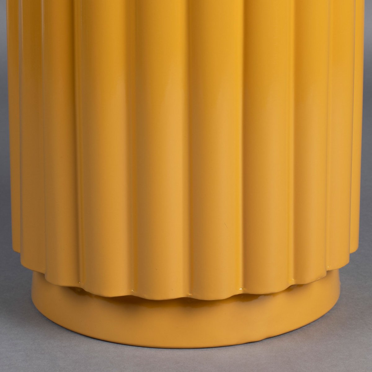 Table d'appoint ronde en métal  32cm- CAMILA jaune, DUTCHBONE