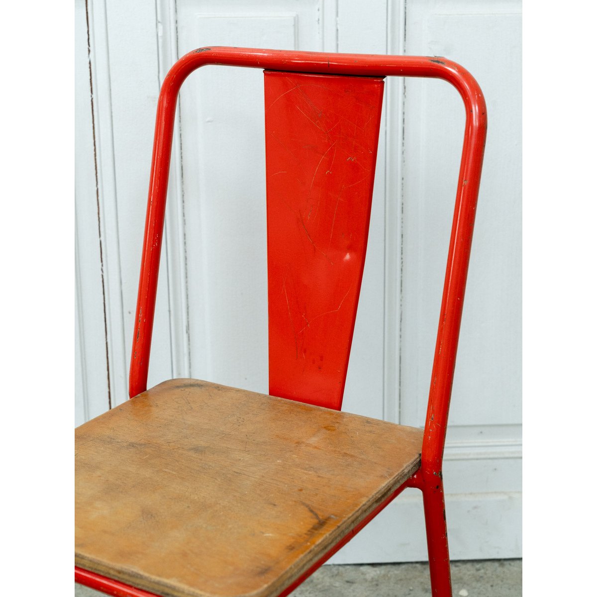 Paire de chaises chevet Tolix en métal rouge et bois Alma N°1707 - Bon état rouge, DEBONGOUT