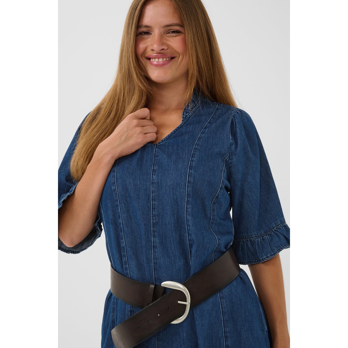 Robe bleu foncé lavé, CULTURE