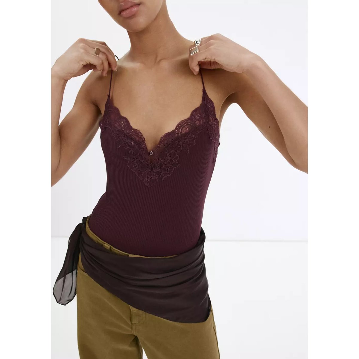 Body col en V à dentelle prune, MANGO