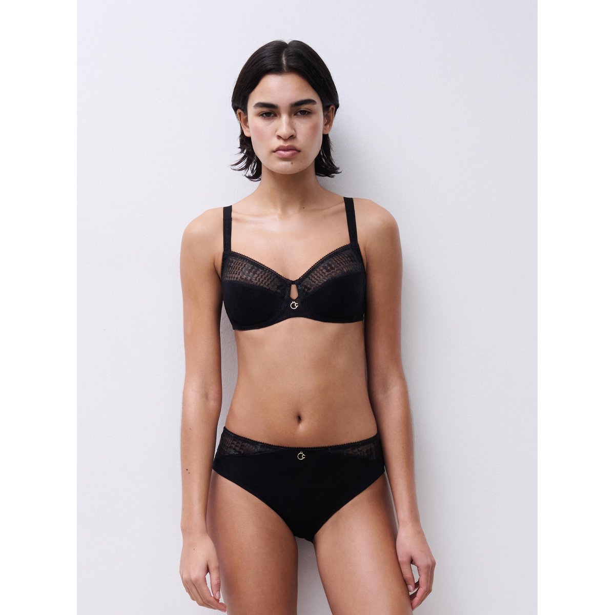 Soutien-gorge très emboîtant INTRIGUE noir, CHANTELLE