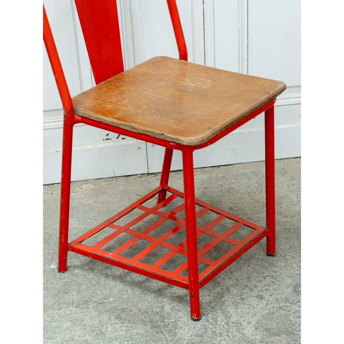 Paire de chaises chevet Tolix en métal rouge et bois Alma N°1707 - Bon état rouge, DEBONGOUT