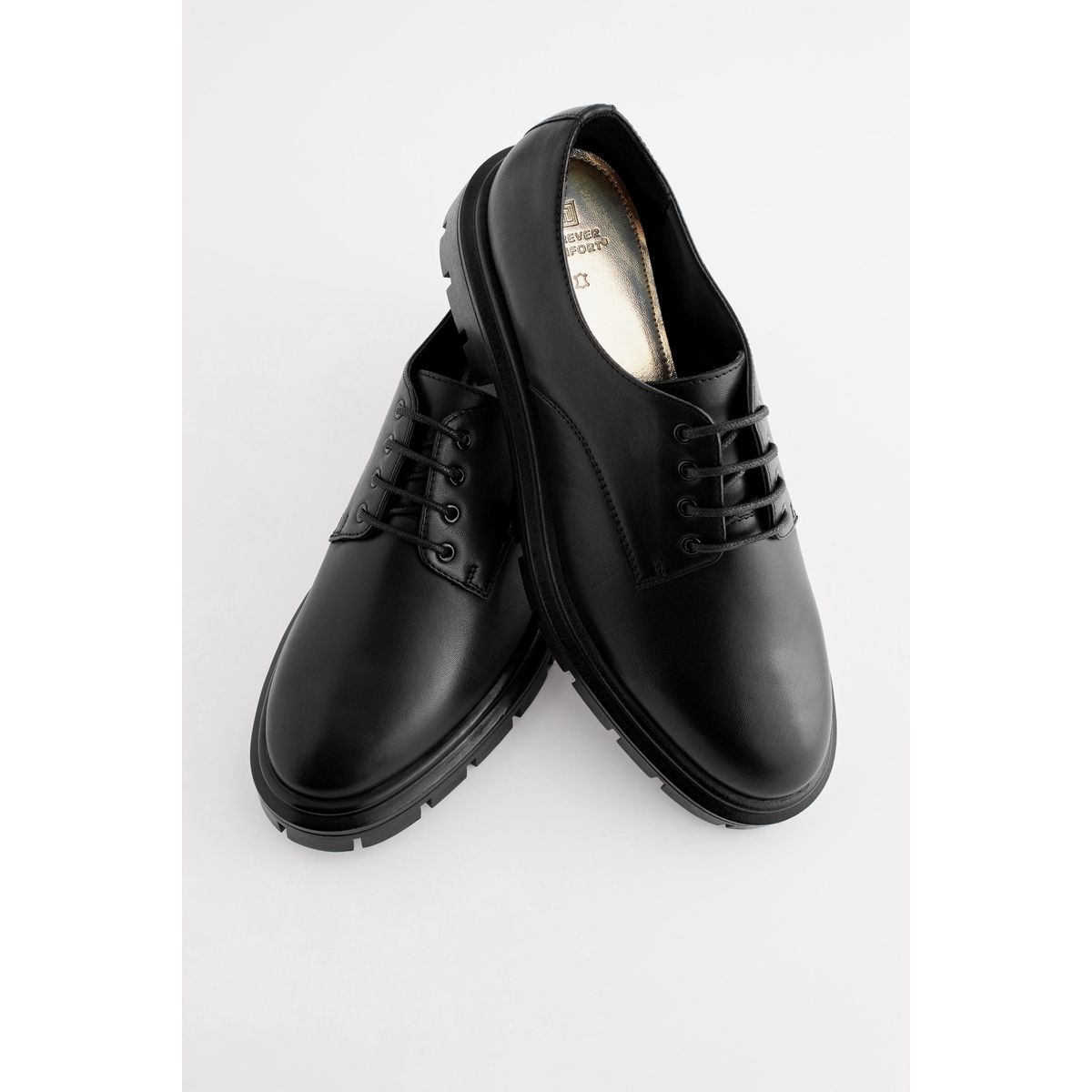 Chaussures à lacets coupe classique noir, NEXT