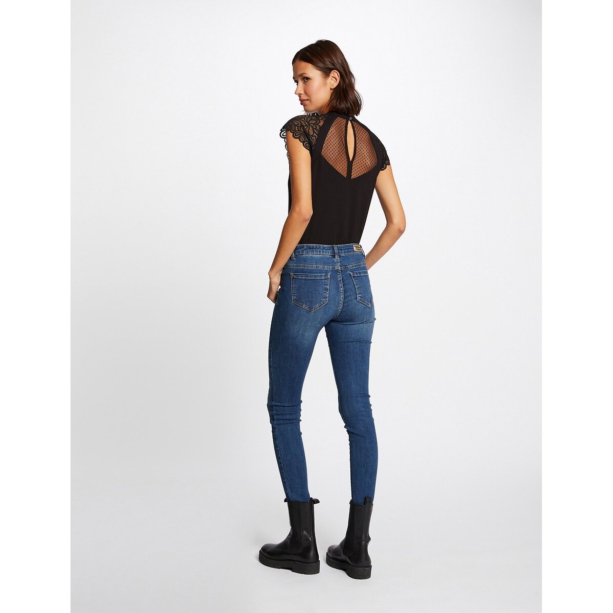 T-shirt a maniche corte con pizzo nero , MORGAN