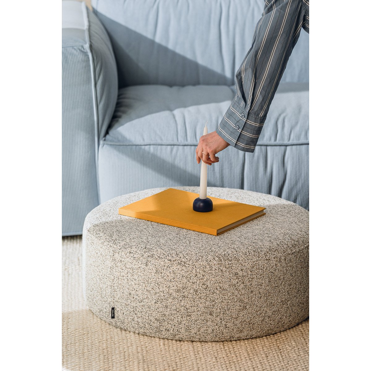 Pouf rond en fibre synthétique FOLK clay grey mélange, NOO.MA