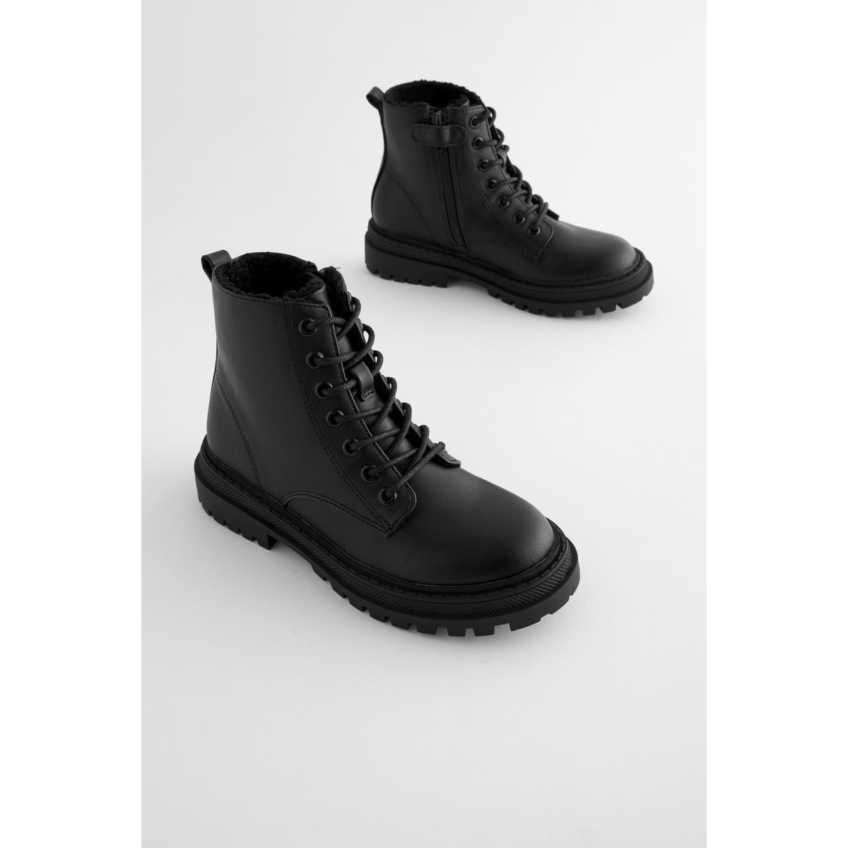 Bottines fourrées à lacets coupe classique noir mat, NEXT