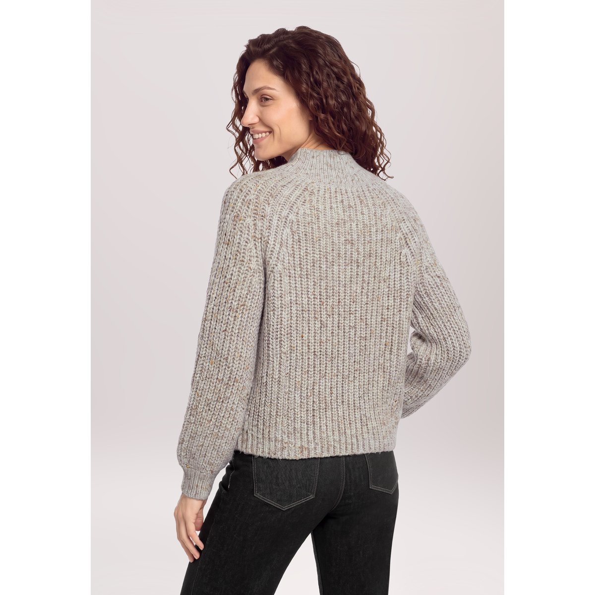 Pull-over en maille à col cheminée blanc/marron, CARTOON