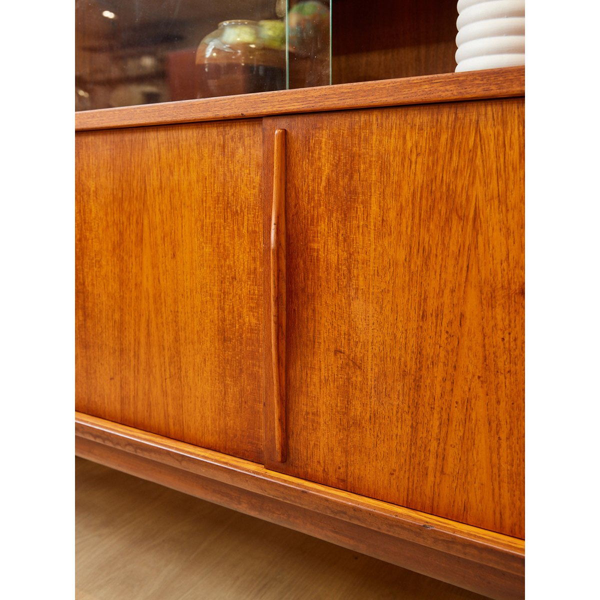 Enfilade haute scandinave en teck  Margaret N°764 - Bon état bois foncé, DEBONGOUT