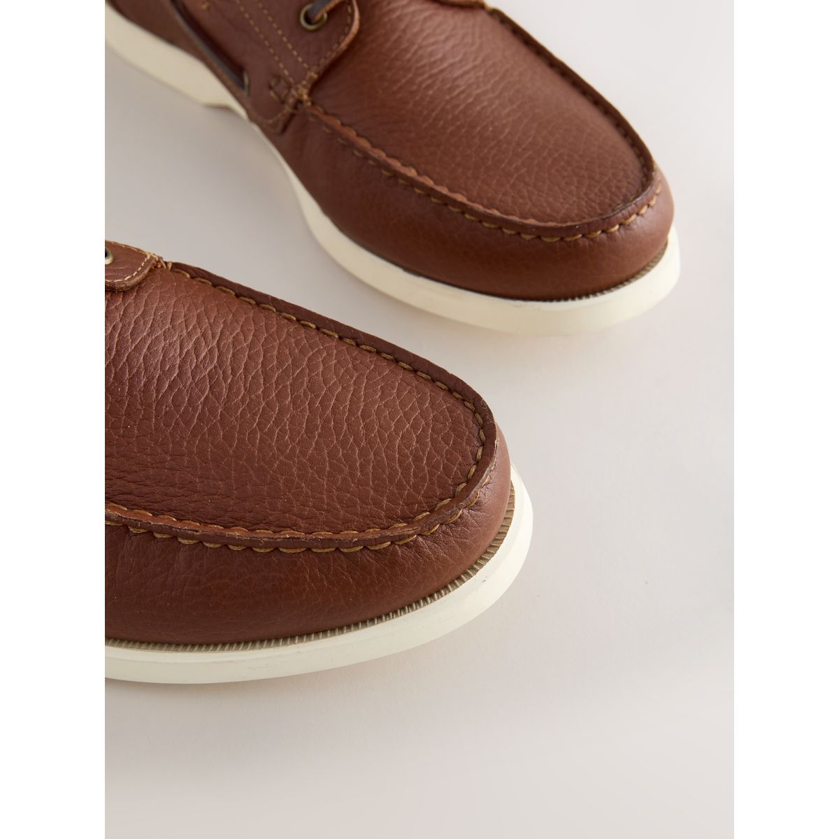 Chaussures bateau en cuir n.premium marron fauve, NEXT