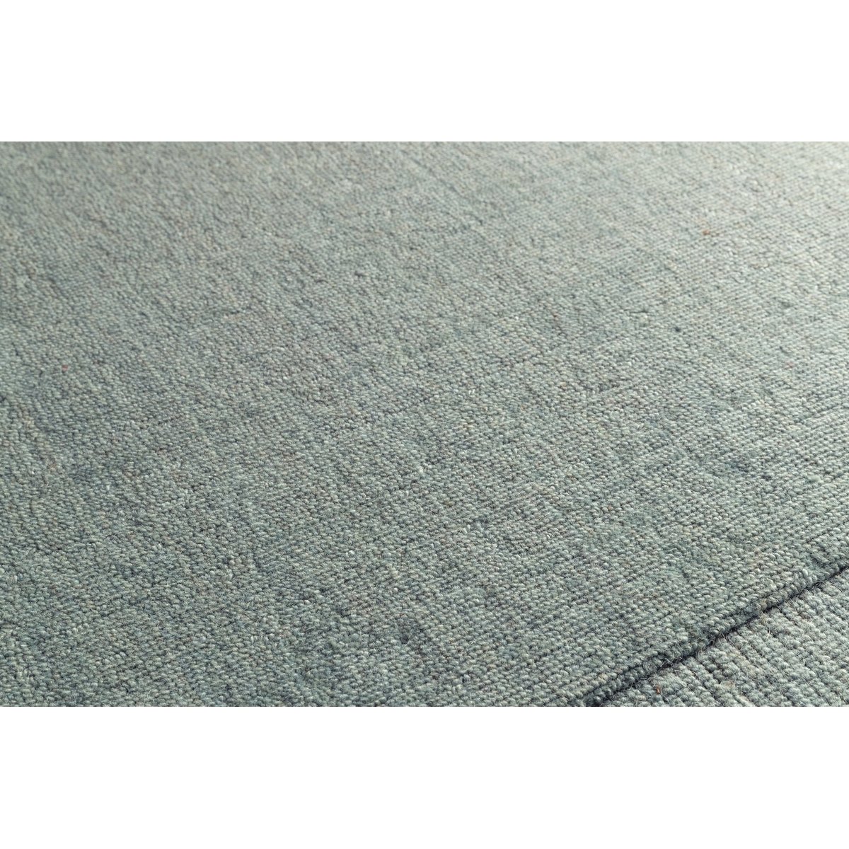 Tapis design doux en laine et coton fait main CLASSIC vert naturel, AFK LIVING