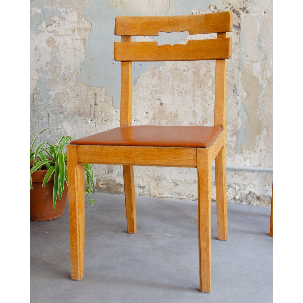 Paire de chaises en cuir camel Alma N°1535 - Bon état camel, DEBONGOUT
