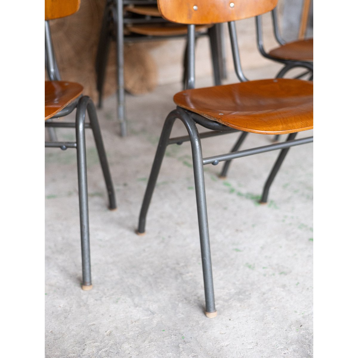 Chaise d'école au style industriel Alma N°2045 - Bon état bois clair, DEBONGOUT
