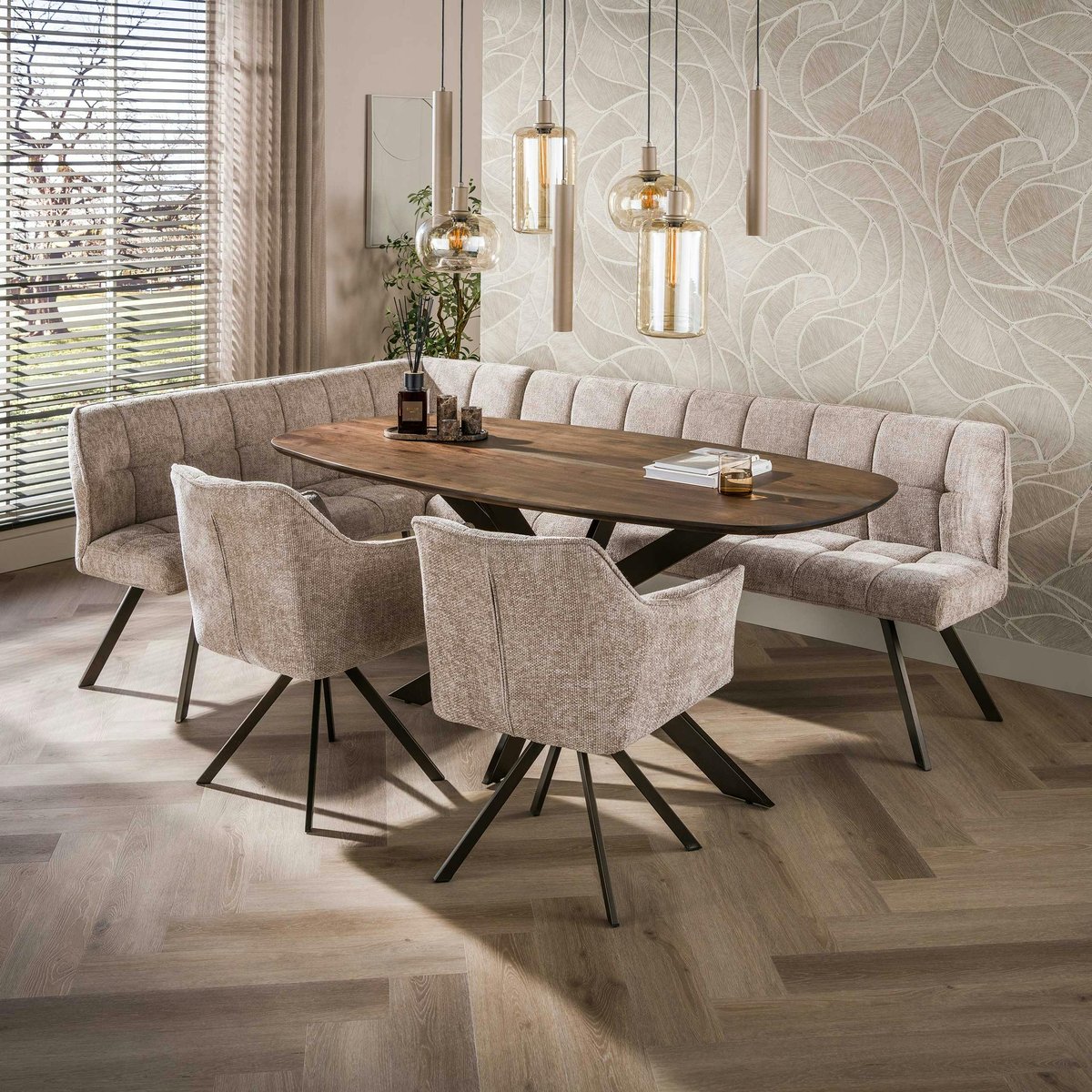 Table à manger bois d'acacia foncé bords arrondis 180 cm NAKO marron, PIER IMPORT