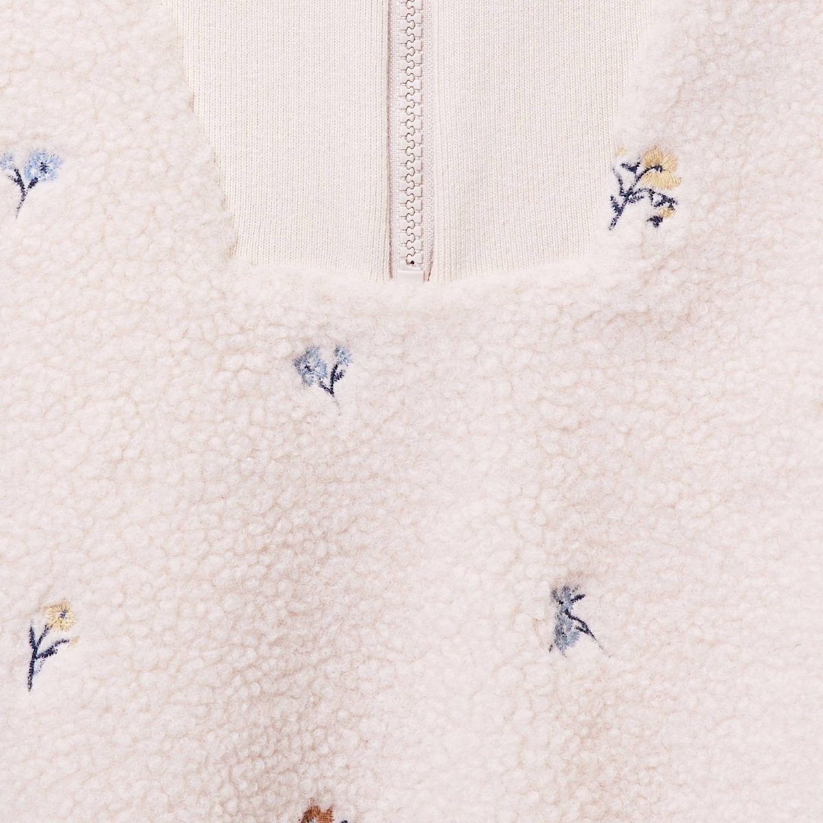 Sweat col montant brodé en sherpa amaretti, MONOPRIX