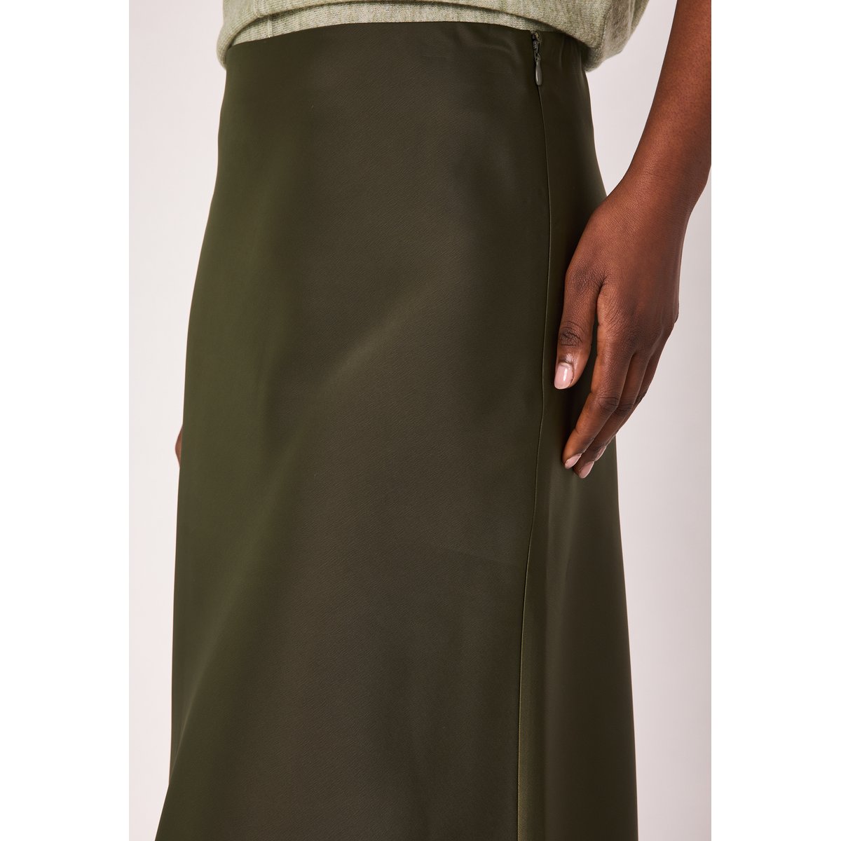Jupe midi satinée ORIA kaki, Maison 123