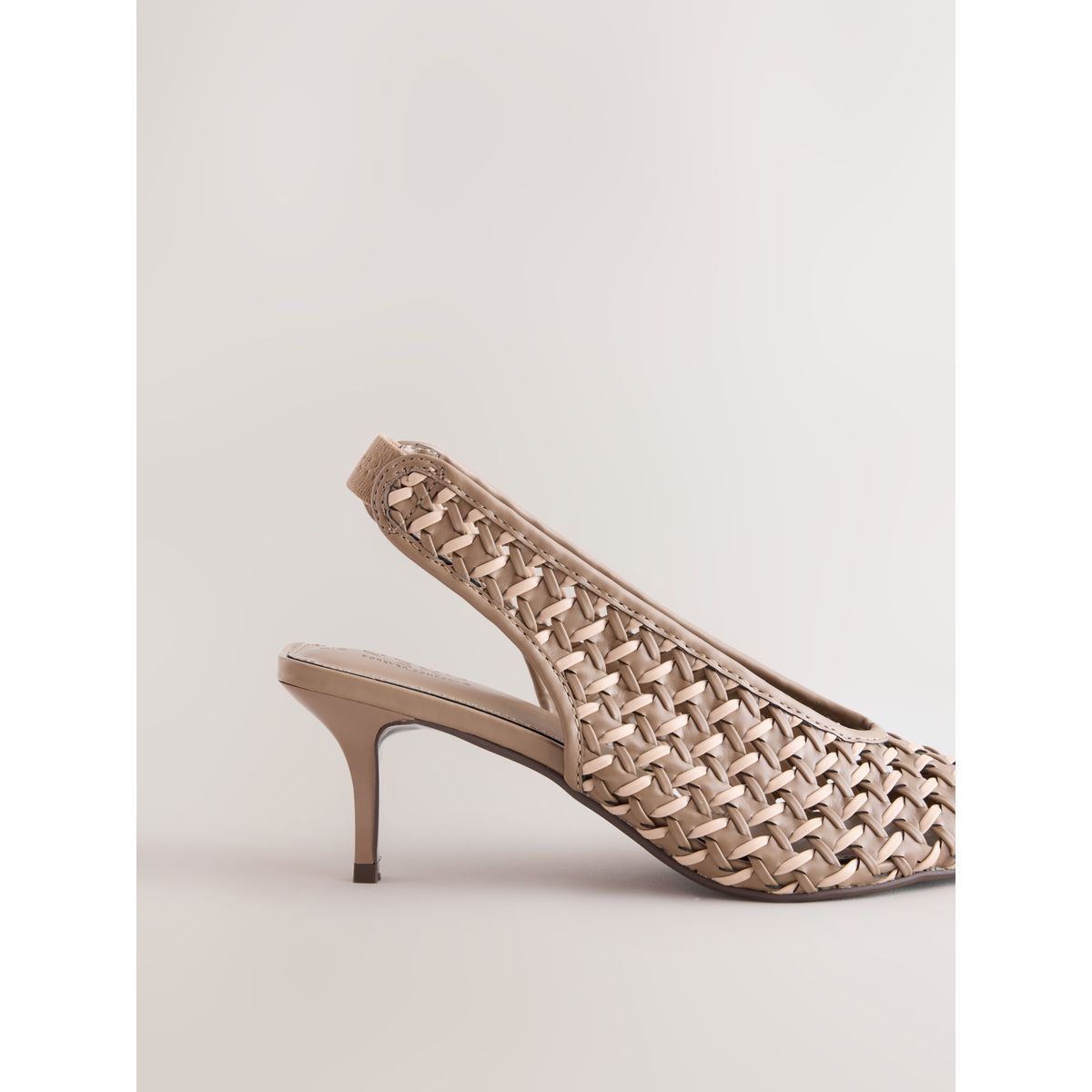 Chaussures à talons tressées bride arrière chair, NEXT