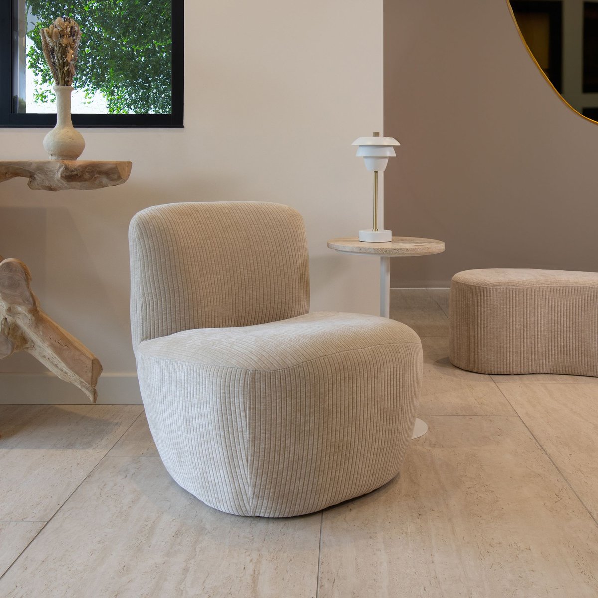Fauteuil en tissu bouclette et structure en bois, COME beige, NOW'S HOME