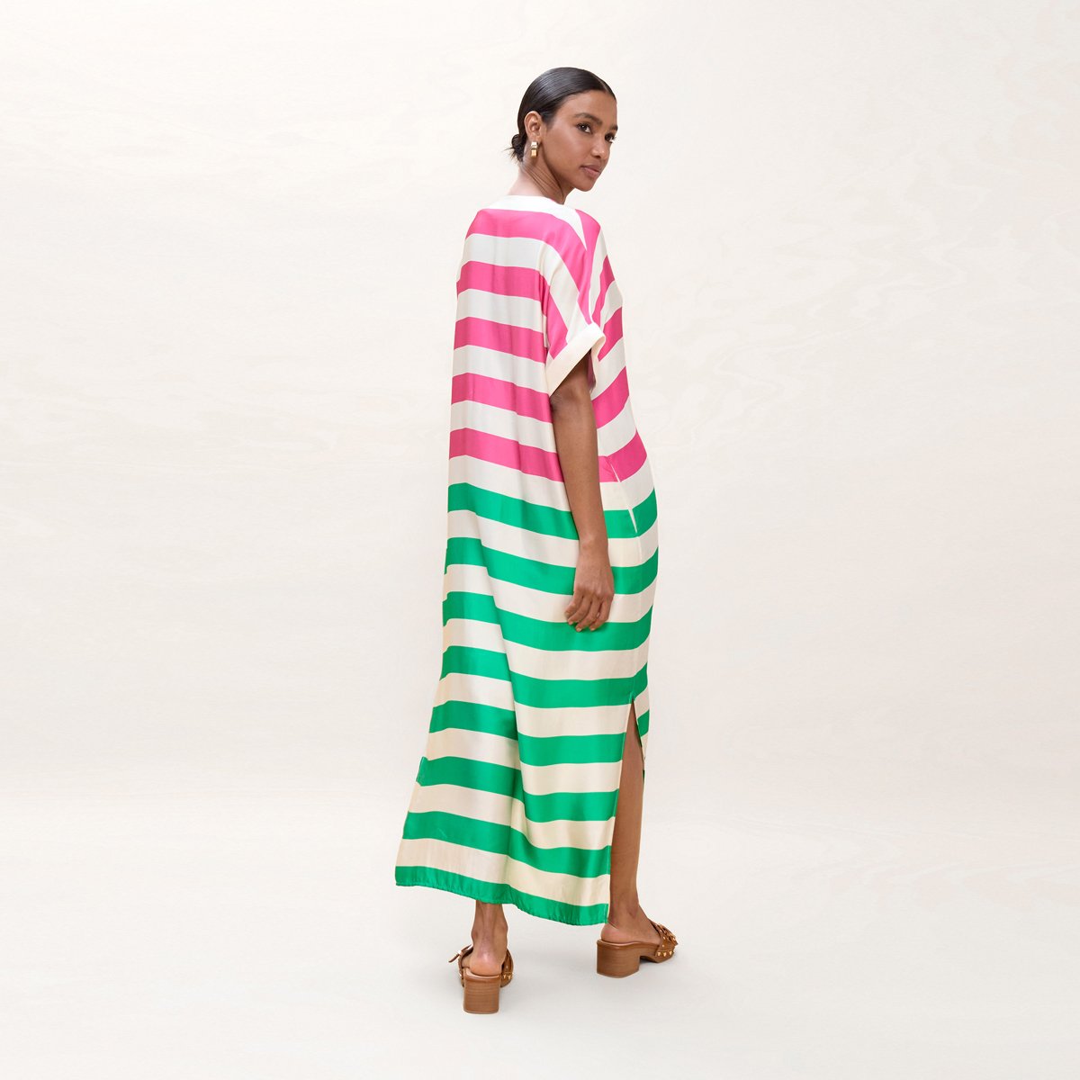 Robe longue rayée à décolleté V et fente latérale vert pomme, LOLA CASADEMUNT