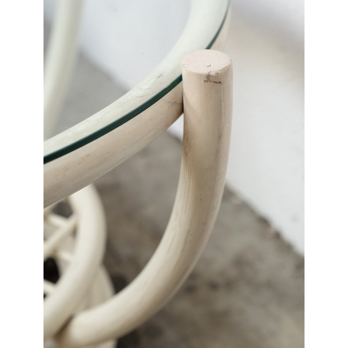 Table basse en rotin Léonie N°942 - Bon état blanc, DEBONGOUT