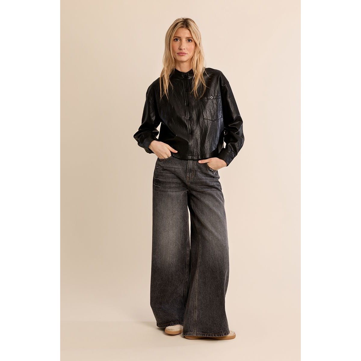 Veste en simili-cuir courte noir, MOLLY BRACKEN