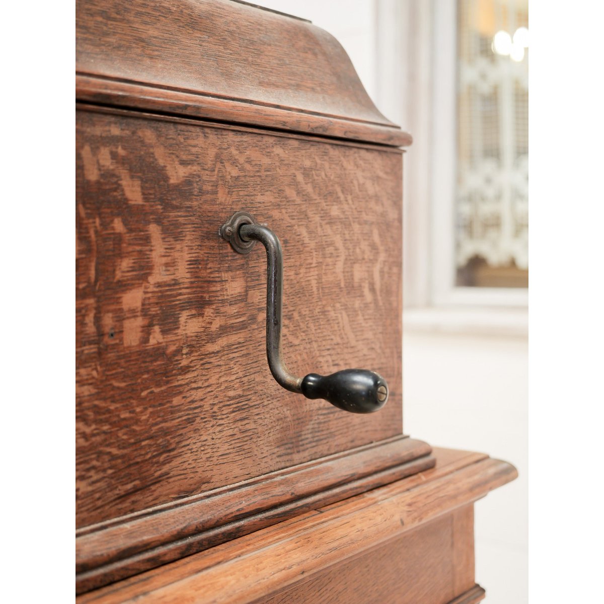 Armoire à disques Blandine N°513 - Bon état bois foncé, DEBONGOUT
