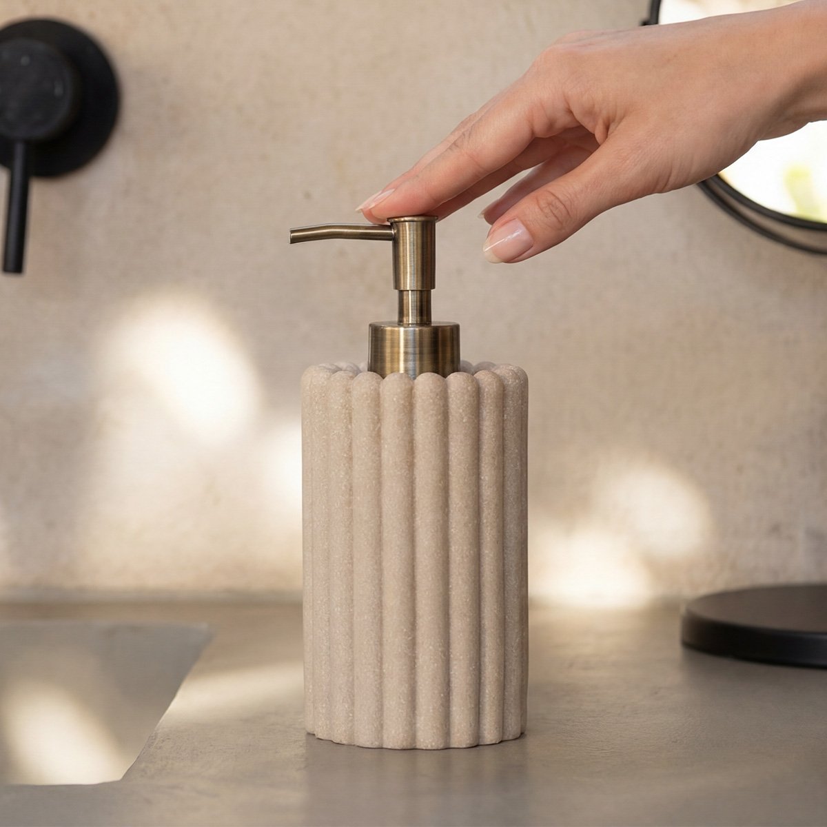 Distributeur savon resine beige LUGANO beige, MAISON AUBERTIN