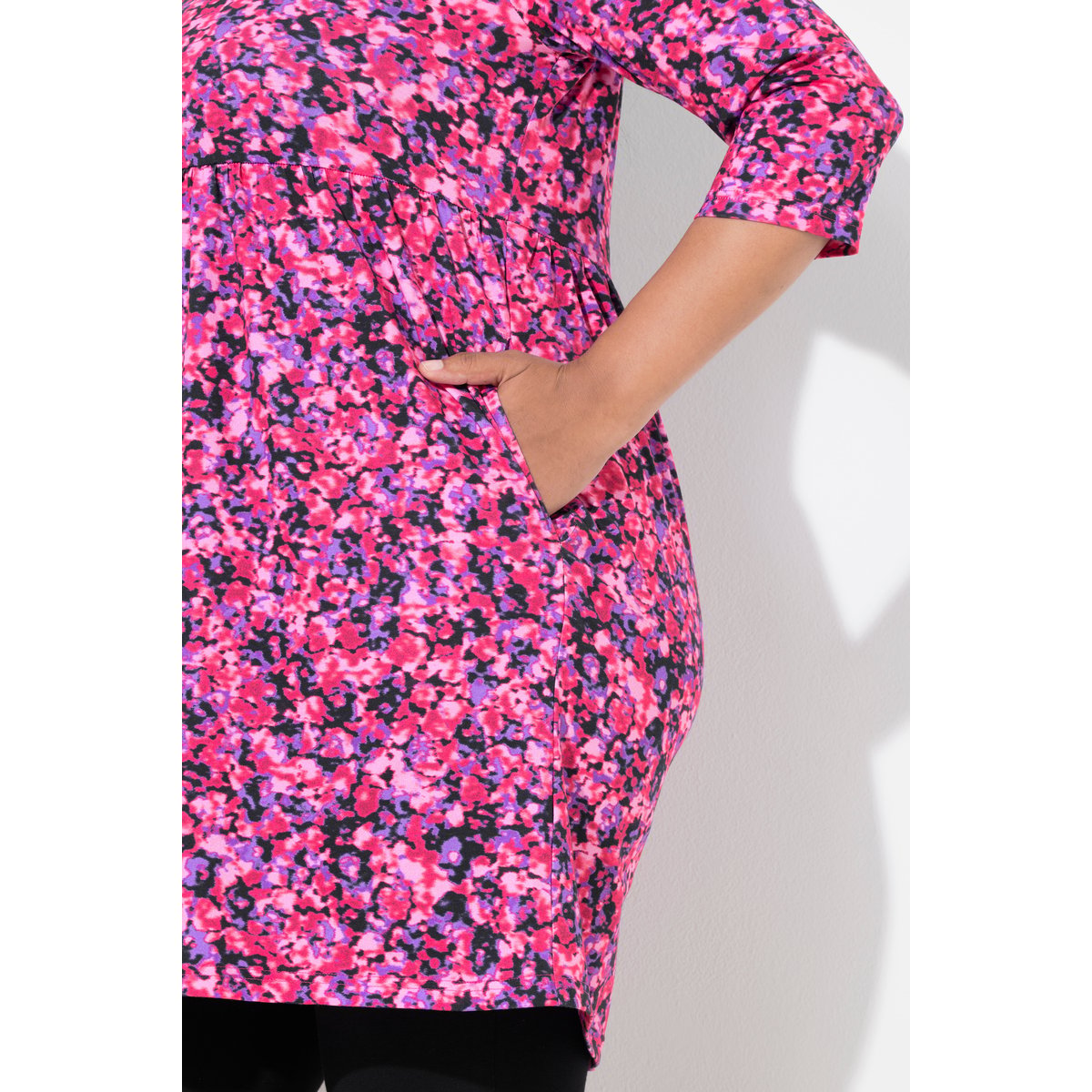 T-shirt long à fleurs noir, ULLA POPKEN