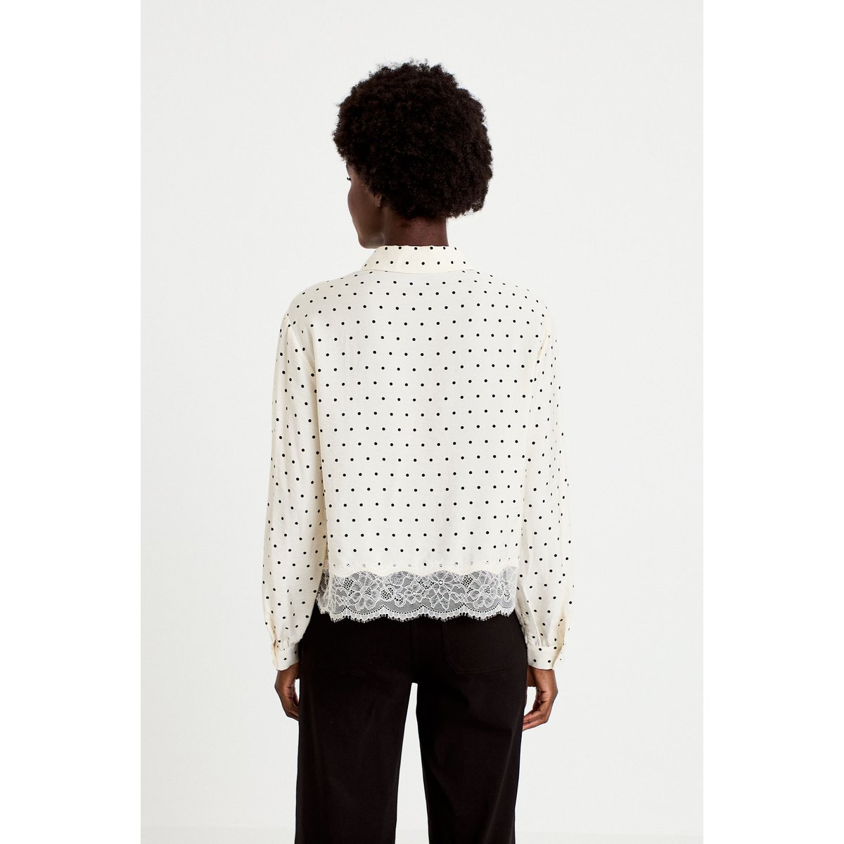 Chemise droite en dentelle col classique noir, CACHE CACHE