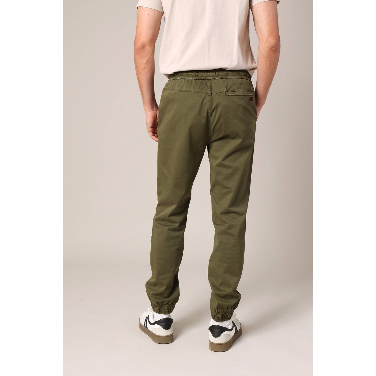 Pantalon décontracté en coton avec taille élastiquée JEMMY olive, DEELUXE
