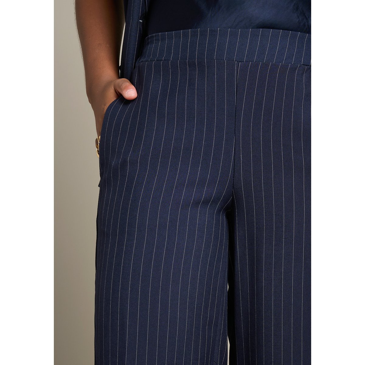 Pantalon tailleur rayé bleu marine, LOLALIZA