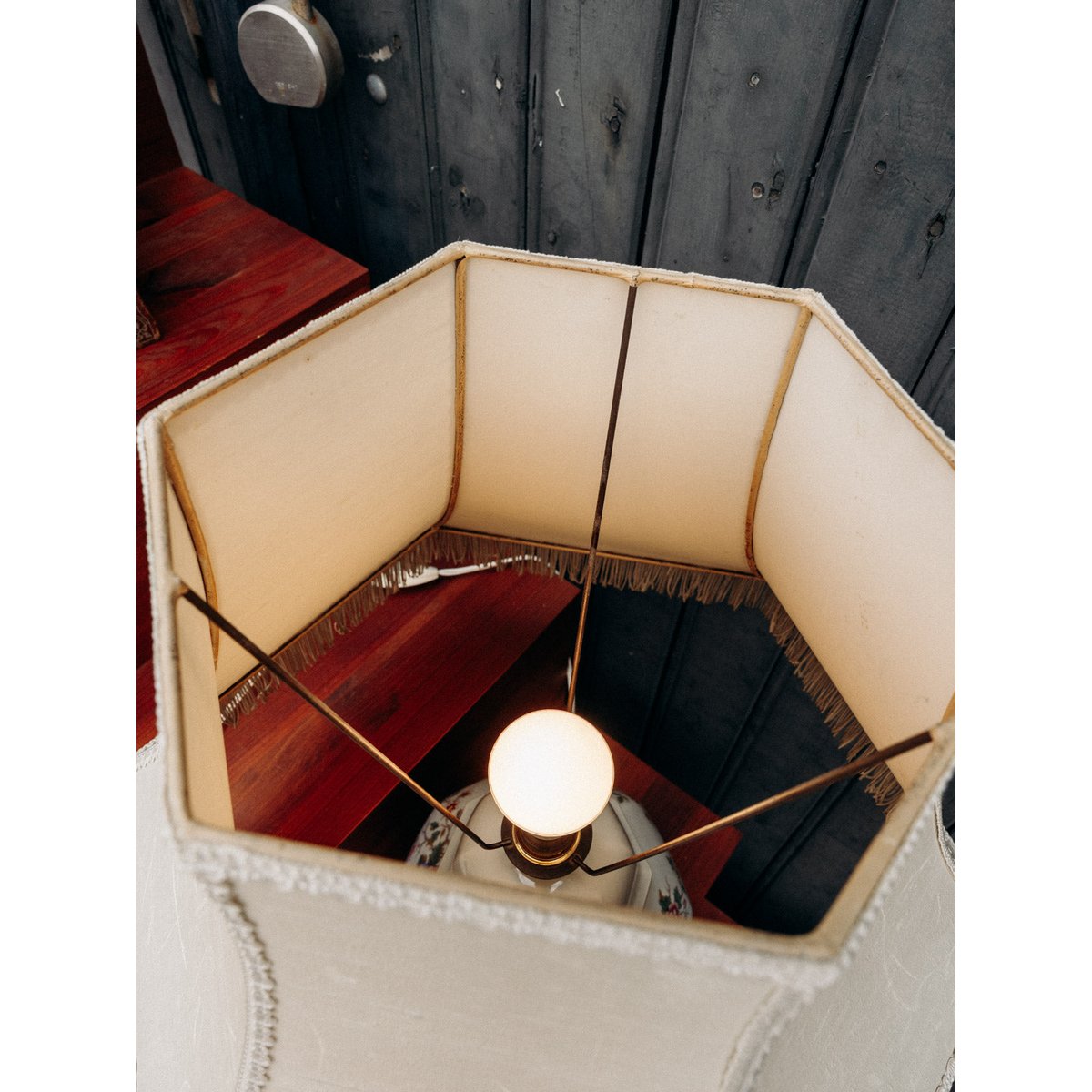 Lampe en céramique à franges Suzanne N°573 - Bon état beige, DEBONGOUT