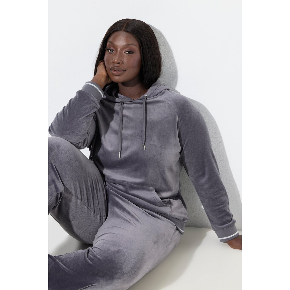 Sweat-shirt d'intérieur en velours gris foncé, ULLA POPKEN