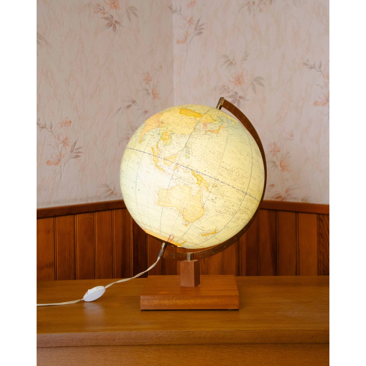 Lampe Globe vintage Julia N°998 - Bon état bois clair, DEBONGOUT
