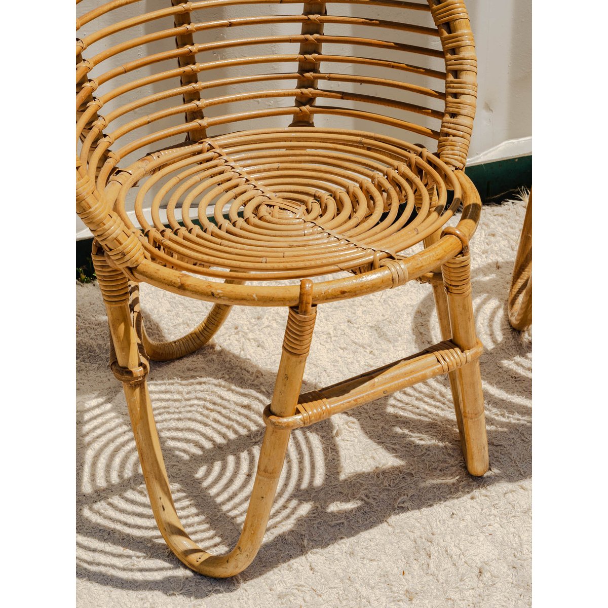 Ensemble de table et fauteuils en rotin Ange N°24 - Bon état bois clair, DEBONGOUT